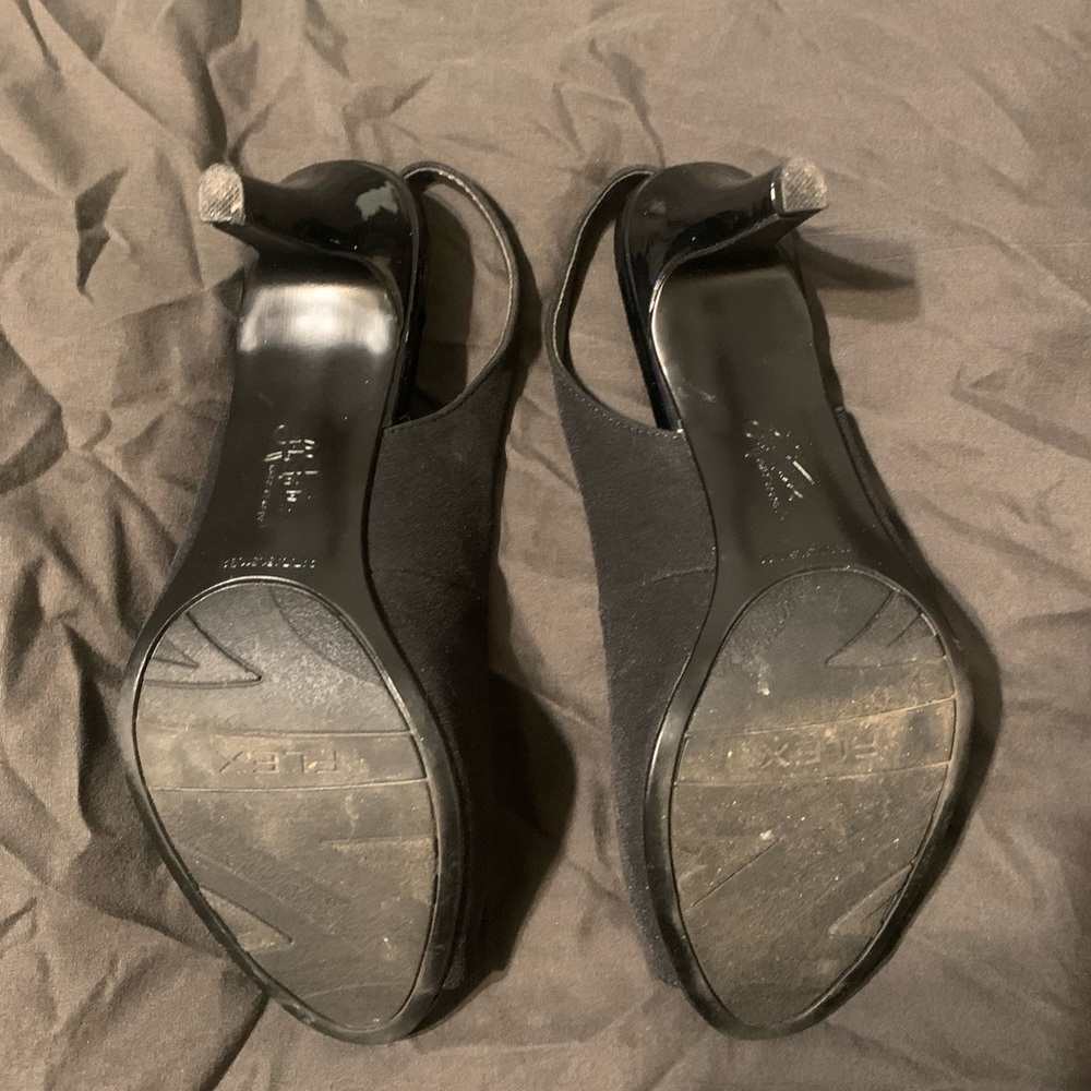 Heels - Picture 3 of 4